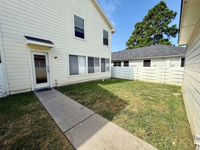 Building Photo - 10027 Farrell Dr