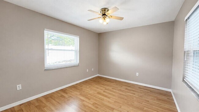 Building Photo - 2469 Lackland Ave