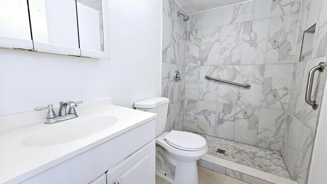 Building Photo - 1001 Green Pine Blvd