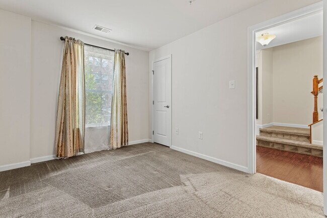 Building Photo - 6405 Walcott Ln