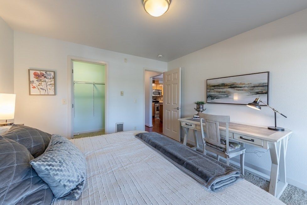 Building Photo - 13203 97th Ave E