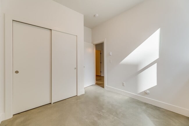 Building Photo - 1414 20th Ave