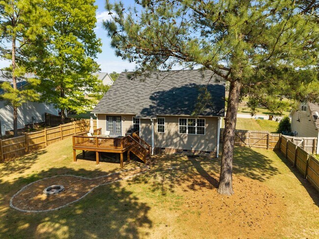 Building Photo - Fully Furnished Month to Month/Short Term Rental!