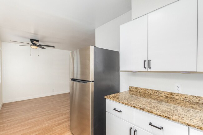 Building Photo - 1231 E Thomas Rd