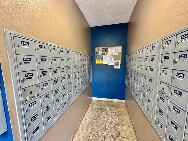 Building Photo - New partially furnished 2 bedroom / 2 bath...