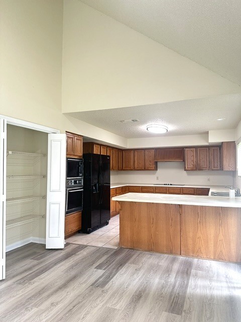 Building Photo - 14702 Rancho Vista Dr