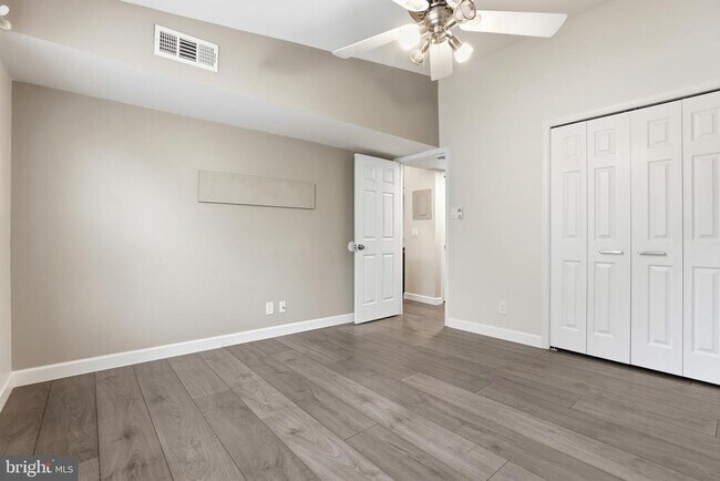 Building Photo - 20309 Beaconfield Terrace