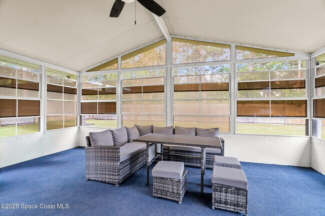 Building Photo - 999 Emerald Rd SE