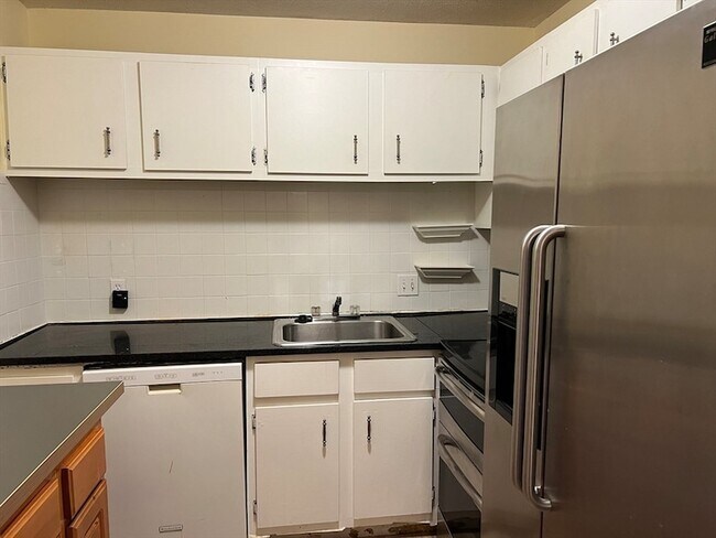 Building Photo - 15 Weld Street Unit 73