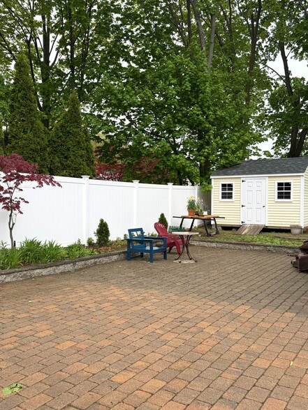Building Photo - 23 Rendall Pl