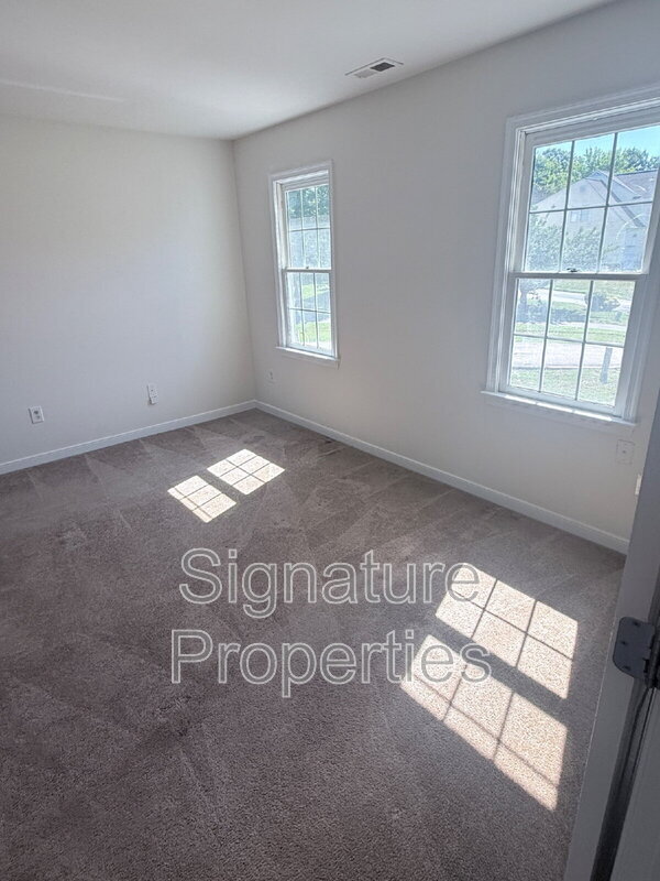Building Photo - 12521 Hillgate Ln