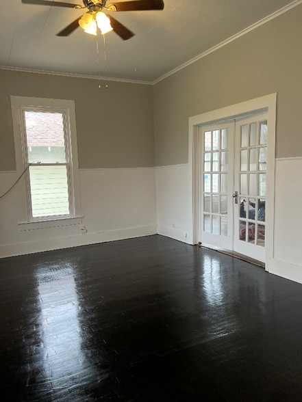 Building Photo - 1018 W Sears St