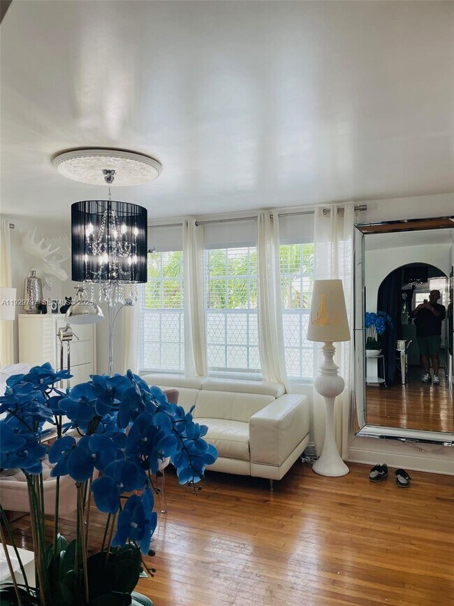 Building Photo - 1027 Euclid Ave