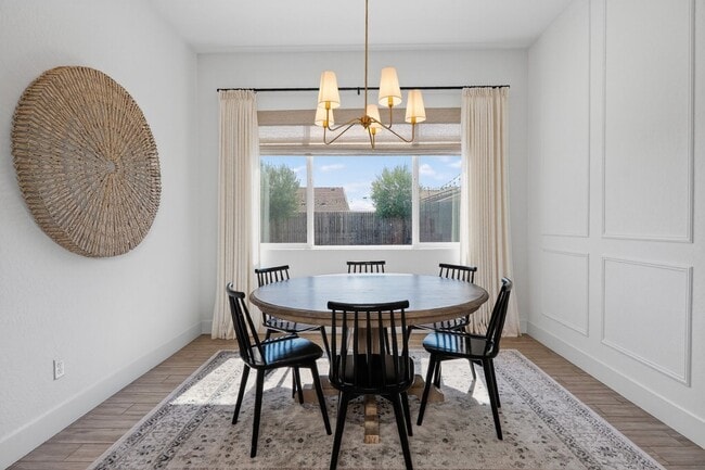Building Photo - Charming 4BR House in Madera