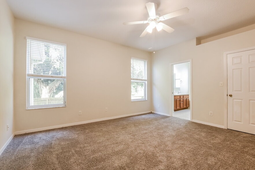 Building Photo - 1174 Dekleva Dr