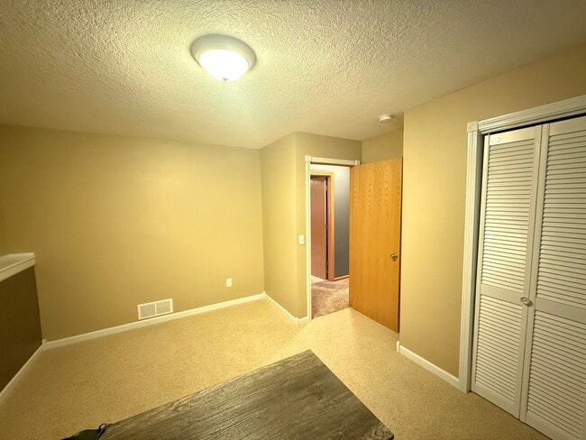 Building Photo - 331 Brookestone Dr SE