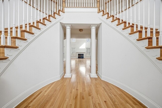 Building Photo - 9 Overlook Rd