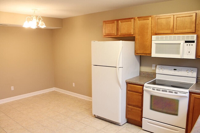 Building Photo - 1304 E Brown School Rd