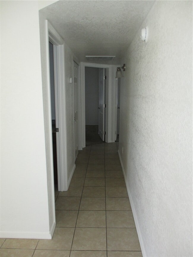 Building Photo - 2801 Paloma Senda