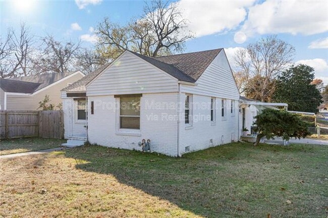 Building Photo - 704 S Toledo Ave