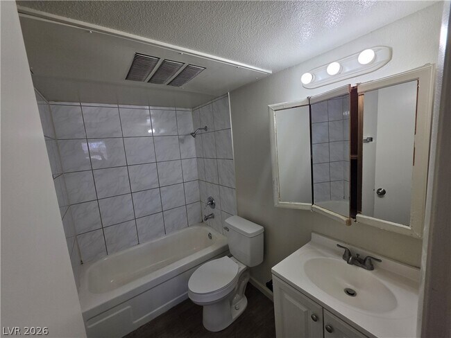 Building Photo - 615 S Royal Crest Cir