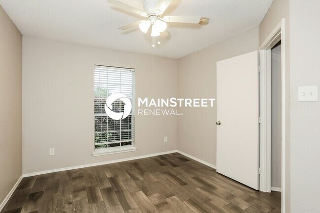 Building Photo - 3 Bedroom Pet-Friendly Home in Burleson, TX with Main Street Renewal