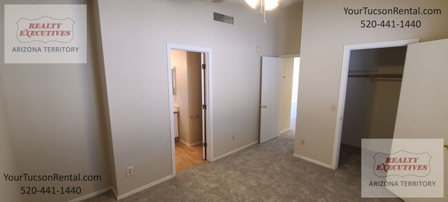 Building Photo - Midvale Park - 2/2 with gated and fenced y...