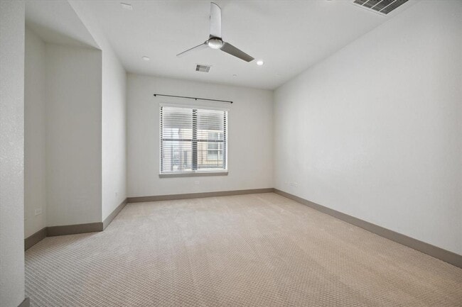 Building Photo - 114 Heights Blvd