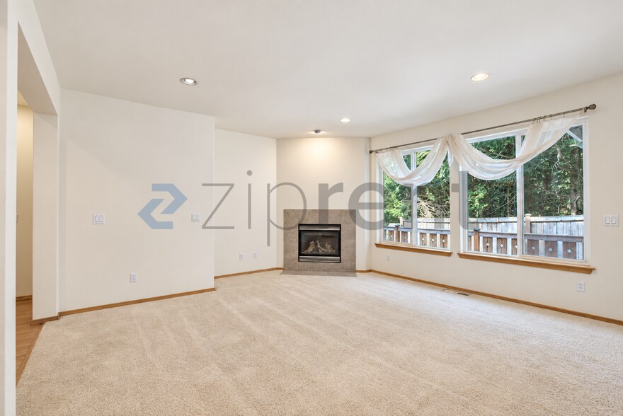 Building Photo - Unit N/A