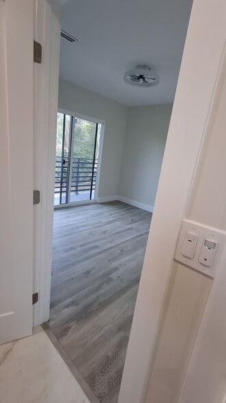 Building Photo - 4377 Charlemont Ave