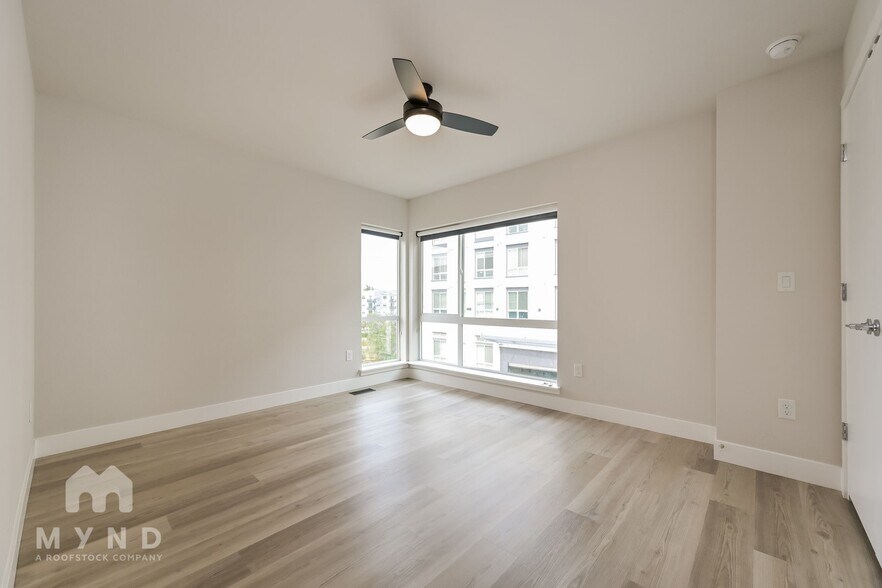 Building Photo - 1079 Chase St