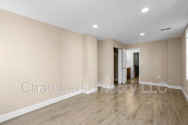 Building Photo - 1641 4th St NW