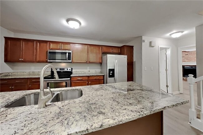 Building Photo - 3867 Buckland Dr SW
