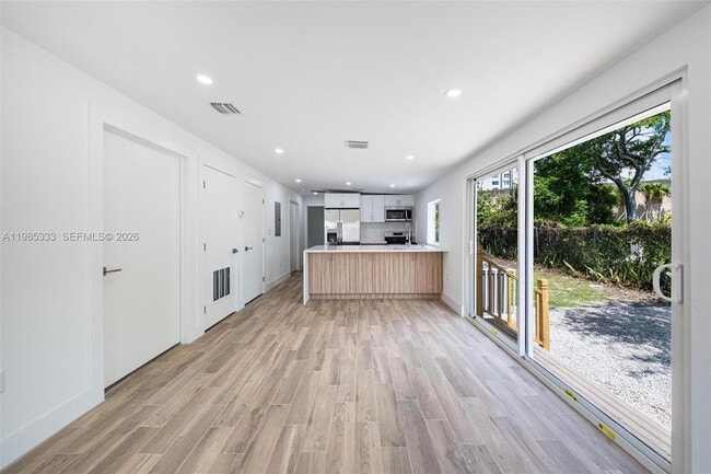 Building Photo - 5900 NW 5th Ct