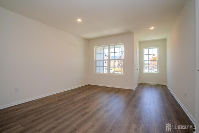 Building Photo - 3403 Jordan Dr