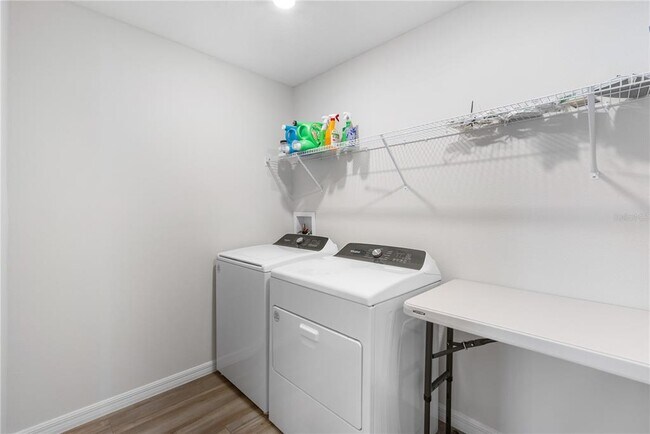 Building Photo - 14884 Summer Br Dr