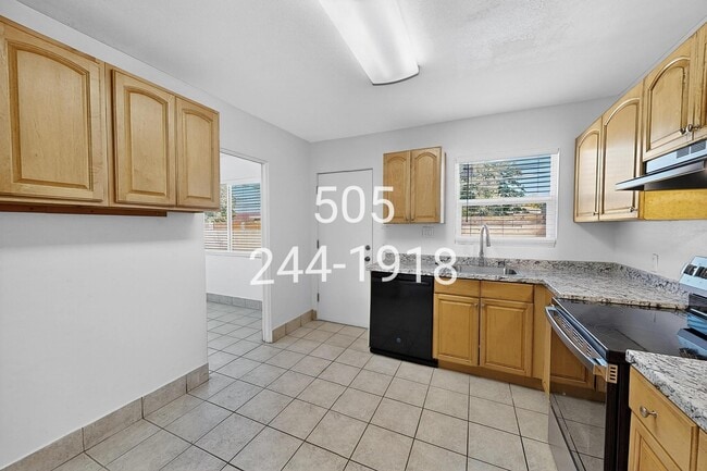 Building Photo - 8503 Menaul Blvd NE