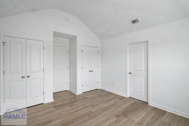 Building Photo - 20-B1 Frasier Ln SW