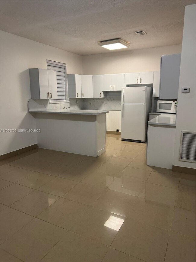 Building Photo - 16200 SW 97th Ave