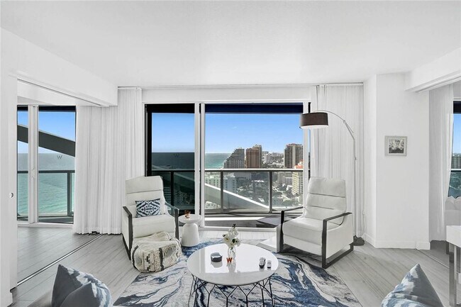 Building Photo - 3101 Bayshore Dr