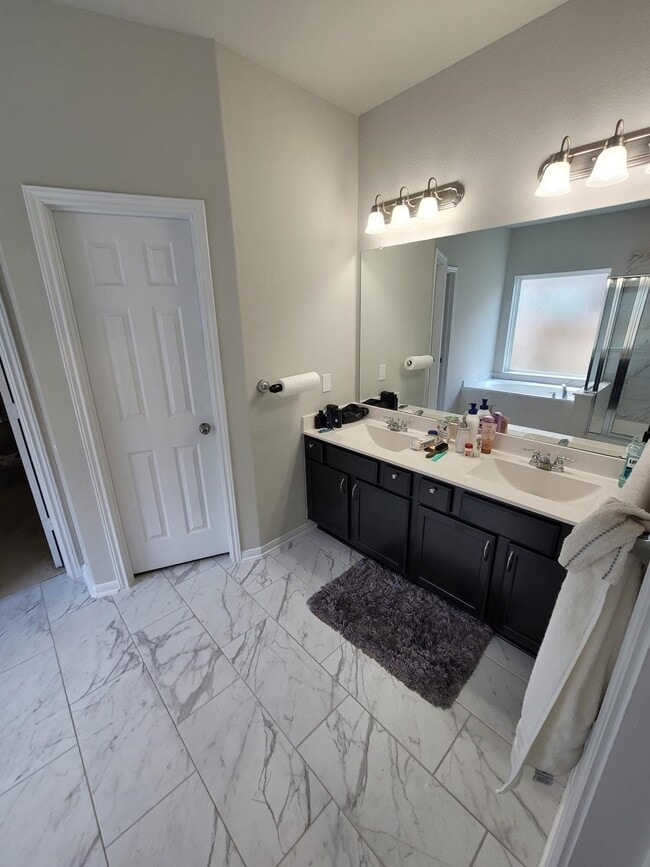 Building Photo - 4418 Hronas Dr