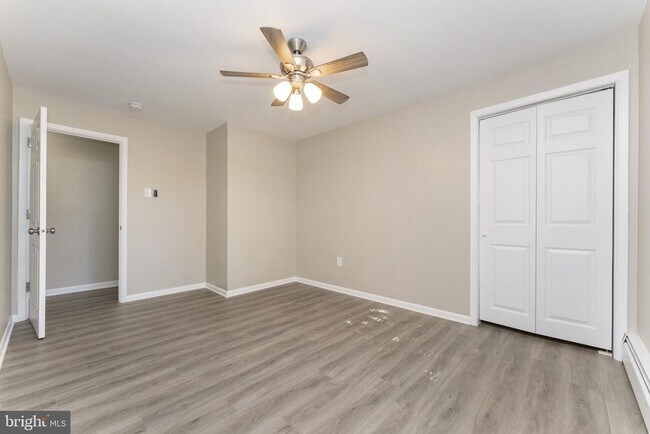 Building Photo - 243 Roesch Ave