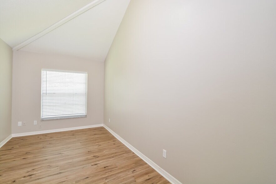 Building Photo - 2156 Pimlico St