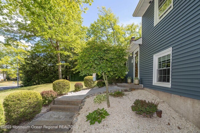 Building Photo - 38 Claridge Dr