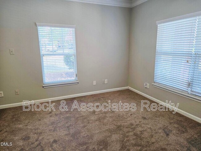 Building Photo - 124 Braeside Ct