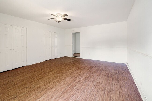 Building Photo - Spacious 3/2 home in South Austin