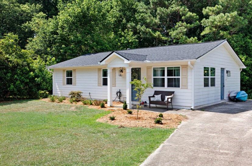 Building Photo - 223 Woodglen Dr