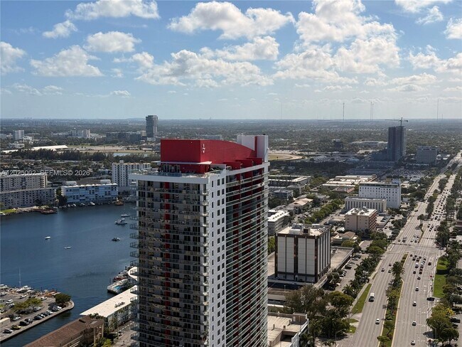 Building Photo - 4010 S Ocean Dr
