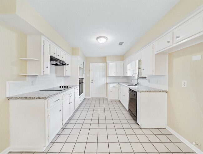 Building Photo - 3806 Montego Dr