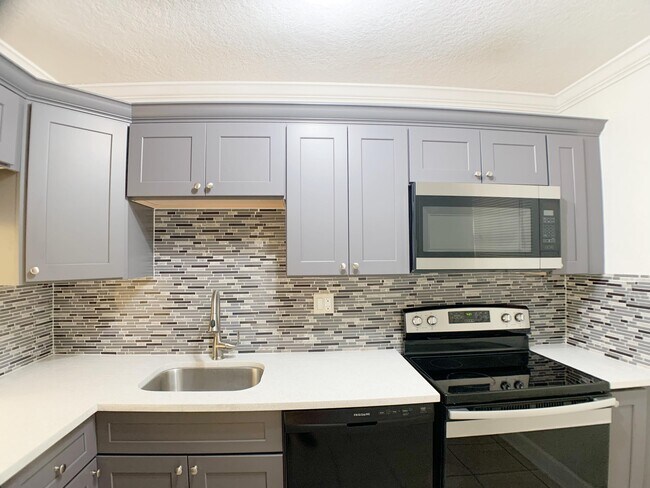 Building Photo - 8370 Sands Point Blvd